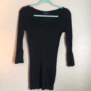 Women’s long sleeve T-shirt. Small. Good condition